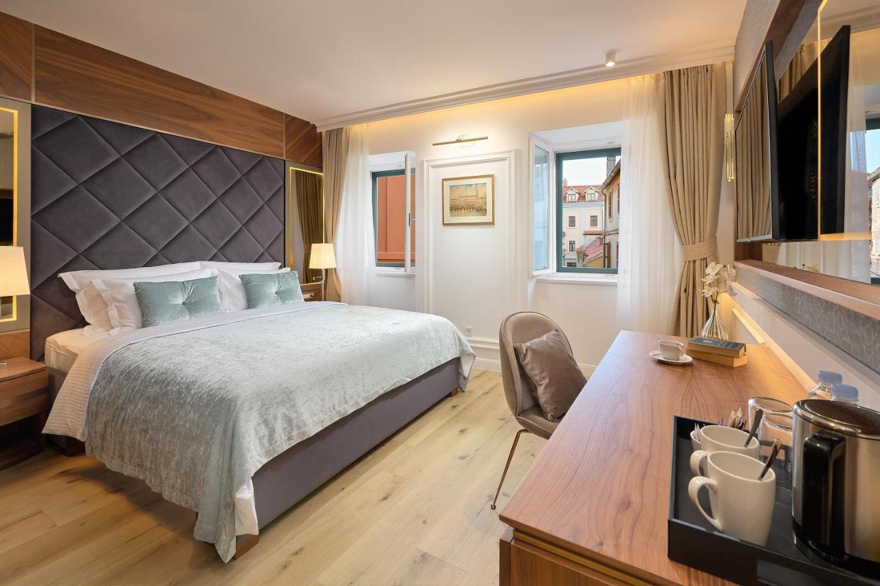 Geremia Luxury Couette-café